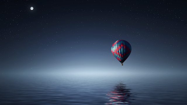 Notte stellata e sognante, il sonno REM che rielabora le emozioni